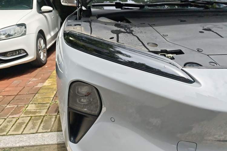 Used Nio ET5 2024 75 kWh Right Front Headlight