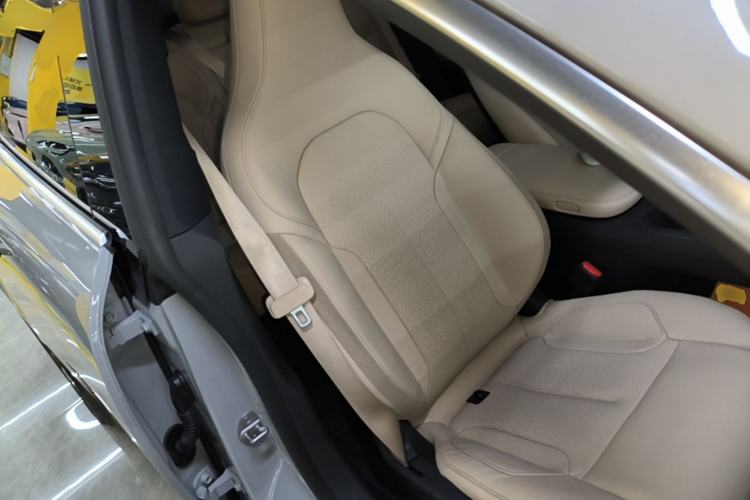 Used Nio ET5 2024 75 kWh Right Front Seat