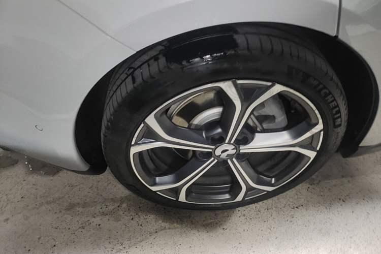 Used Nio ET5 2024 75 kWh Right Rear Wheel Hub