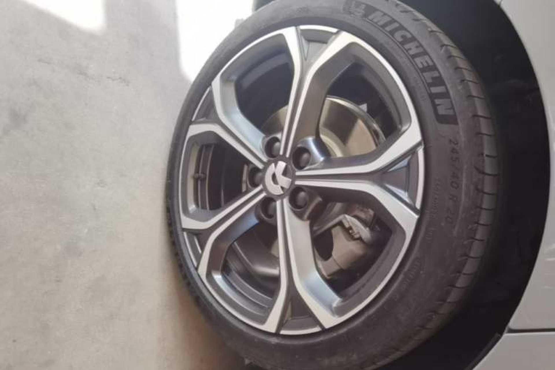 Used Nio ET5 2024 75 kWh Right Rear Wheel Hub