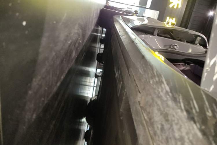 Used Nio ET5 2024 75 kWh Right Side Sill