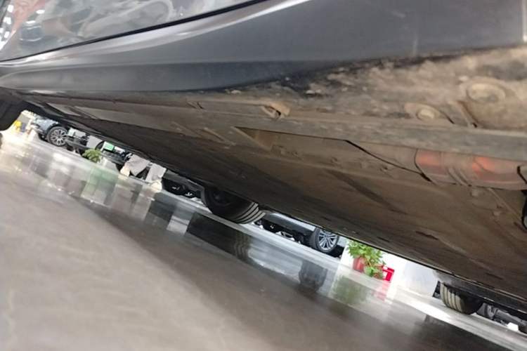 Used Nio ET5 2024 75 kWh Right Side Sill