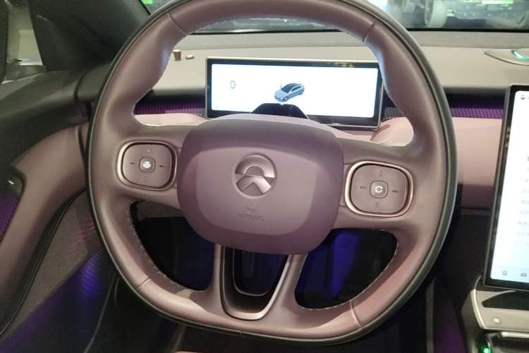 Used Nio ET5 2024 75 kWh Steering Wheel