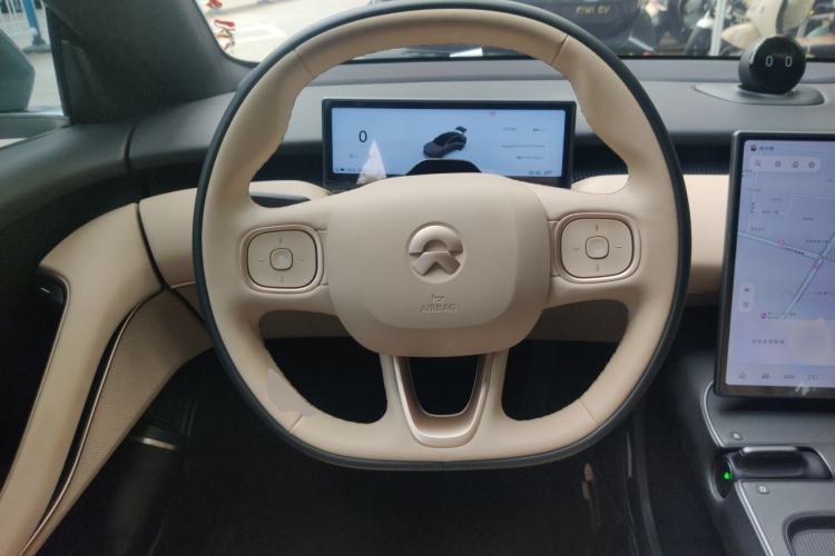 Used Nio ET5 2024 75 kWh Steering Wheel