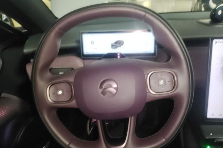 Used Nio ET5 2024 75 kWh Steering Wheel