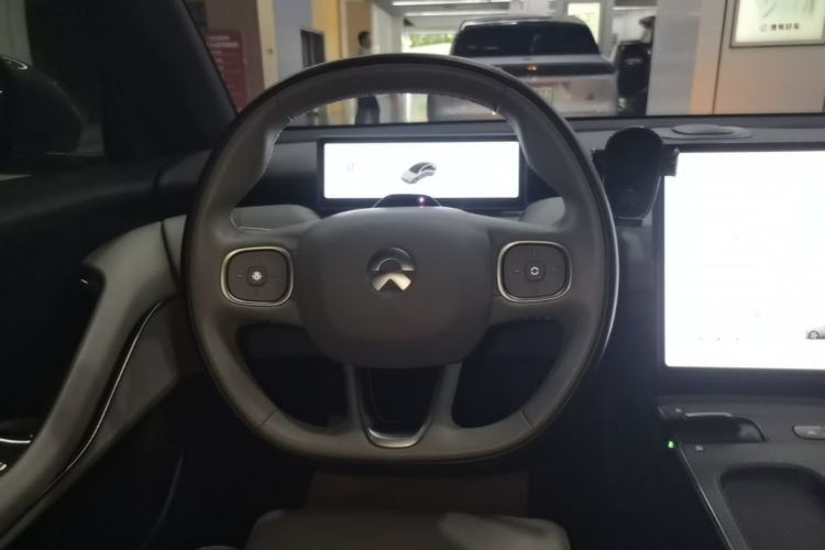 Used Nio ET5 2024 75 kWh Steering Wheel