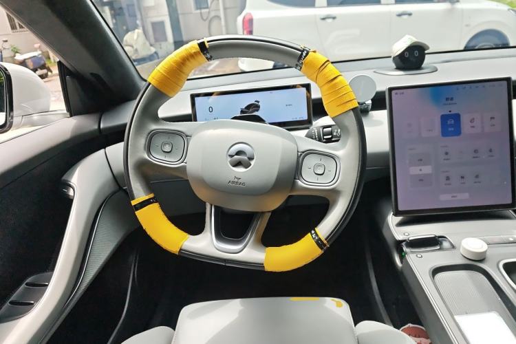 Used Nio ET5 2024 75 kWh Steering Wheel