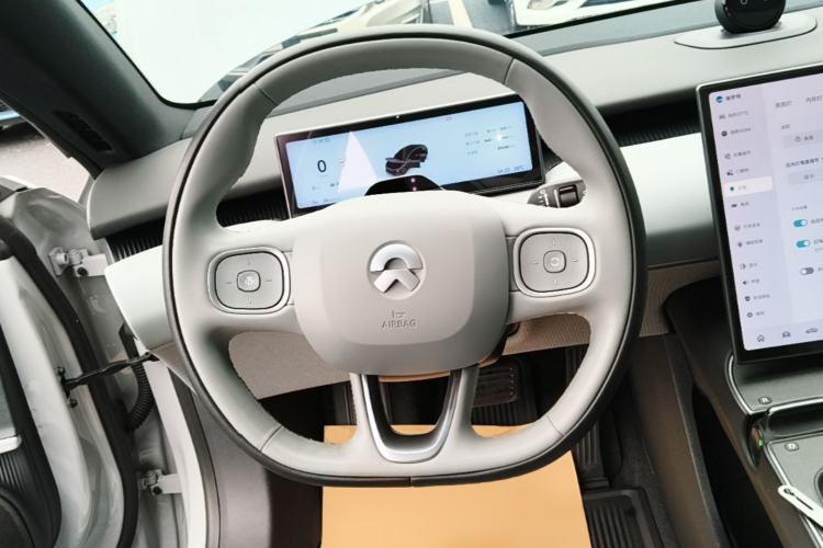 Used Nio ET5 2024 75 kWh Steering Wheel