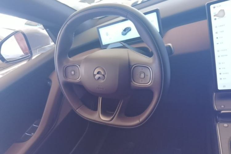 Used Nio ET5 2024 75 kWh Steering Wheel