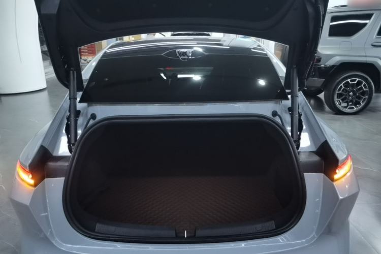 Used Nio ET5 2024 75 kWh Trunk