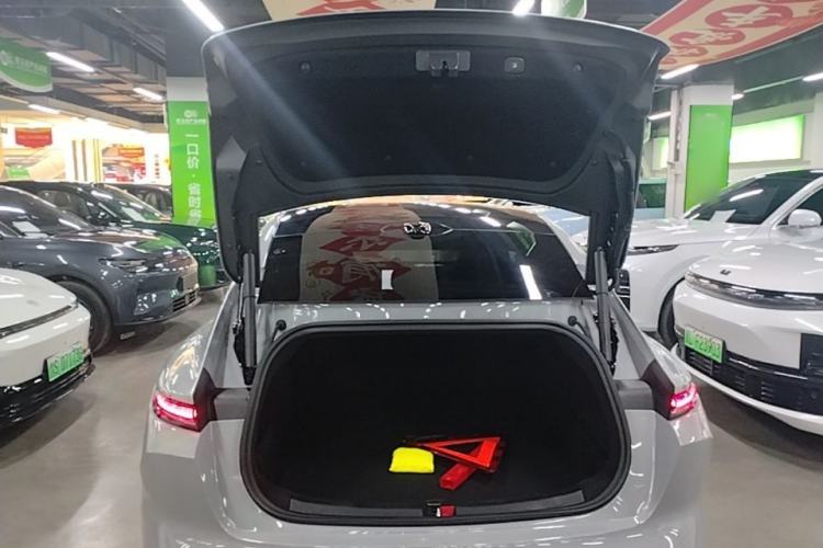 Used Nio ET5 2024 75 kWh Trunk