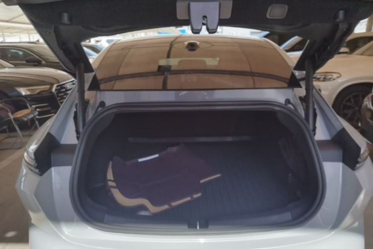 Used Nio ET5 2024 75 kWh Trunk