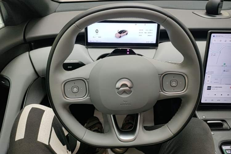 Used Nio ET5 2024 75 kWh Steering Wheel