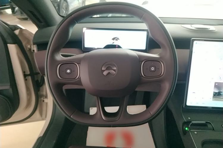 Used Nio ET5 2024 75 kWh Steering Wheel