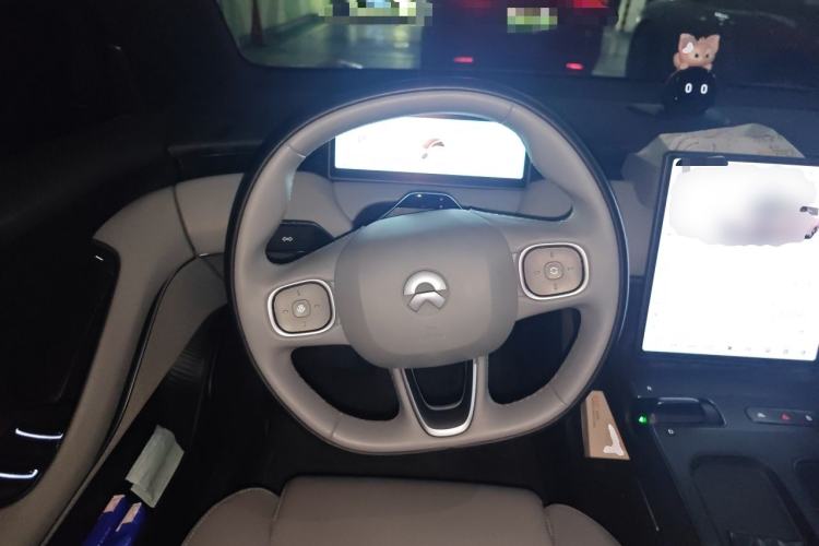 Used Nio ET5 2024 75 kWh Steering Wheel