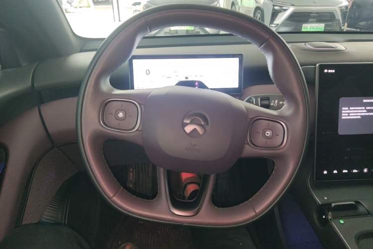 Used Nio ET5 2024 75 kWh Steering Wheel