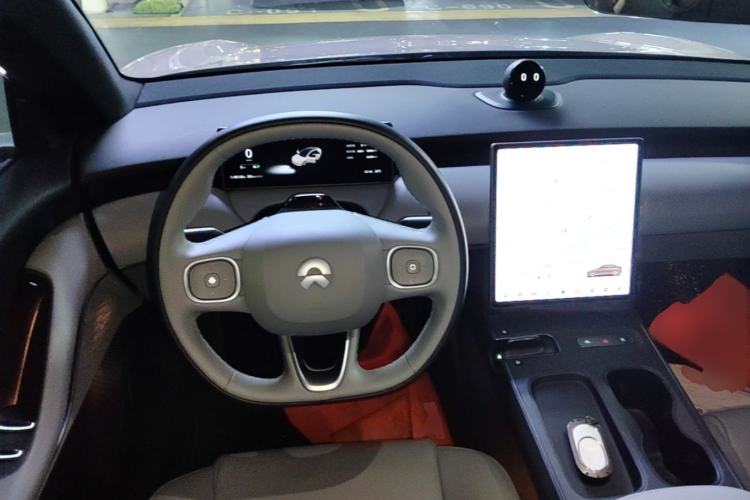 Used Nio ET5 2024 75 kWh Steering Wheel