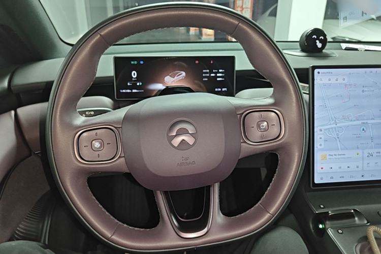 Used Nio ET5 2024 75 kWh Steering Wheel