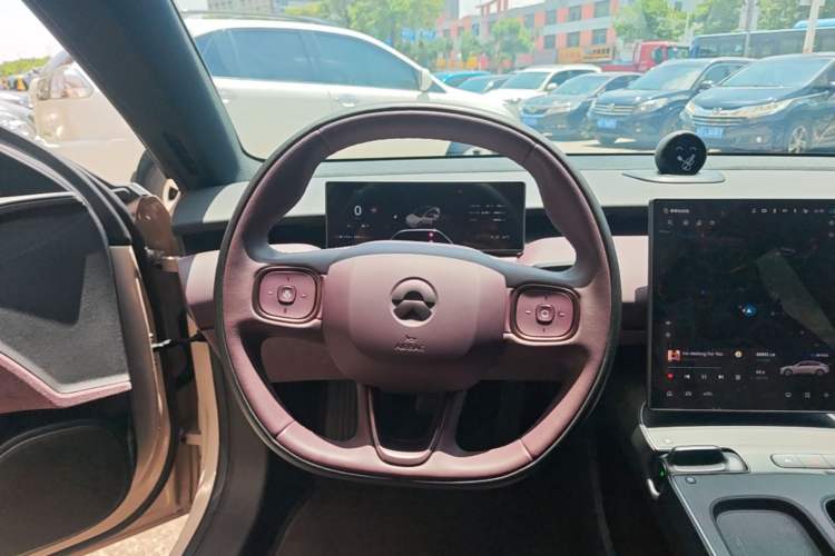Used Nio ET5 2024 75 kWh Steering Wheel