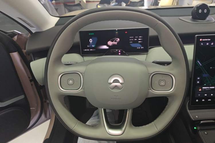 Used Nio ET5 2024 75 kWh Steering Wheel