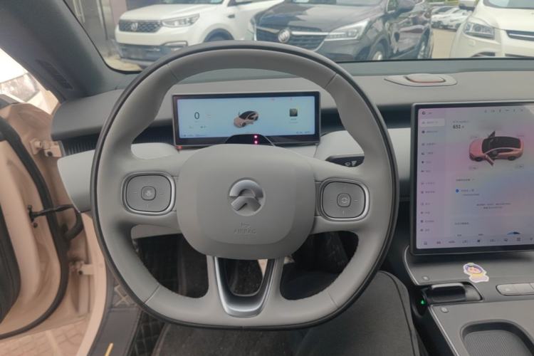 Used Nio ET5 2024 75 kWh Steering Wheel