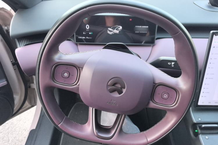 Used Nio ET5 2024 75 kWh Steering Wheel