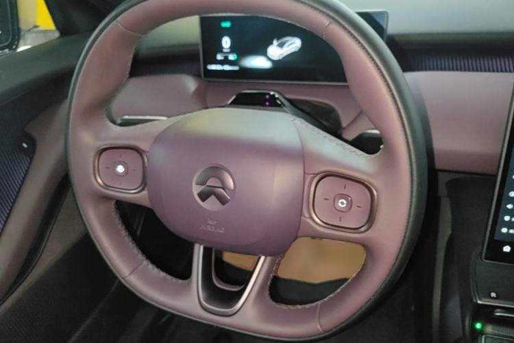 Used Nio ET5 2024 75 kWh Steering Wheel