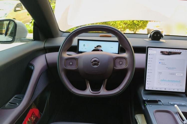 Used Nio ET5 2024 75 kWh Steering Wheel