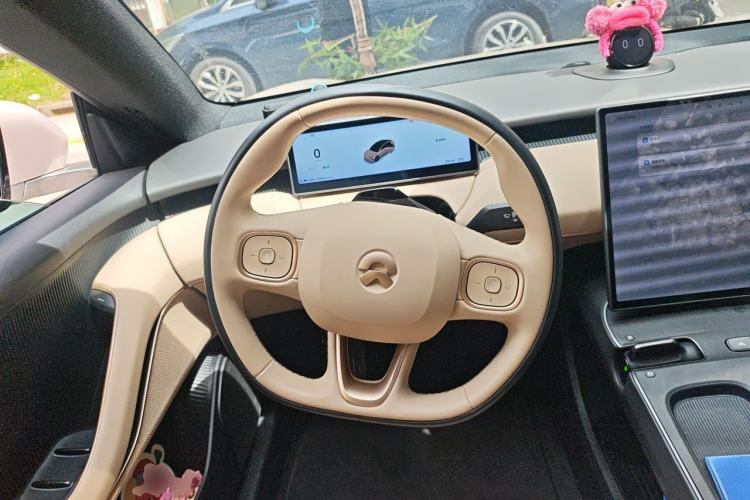 Used Nio ET5 2024 75 kWh Steering Wheel