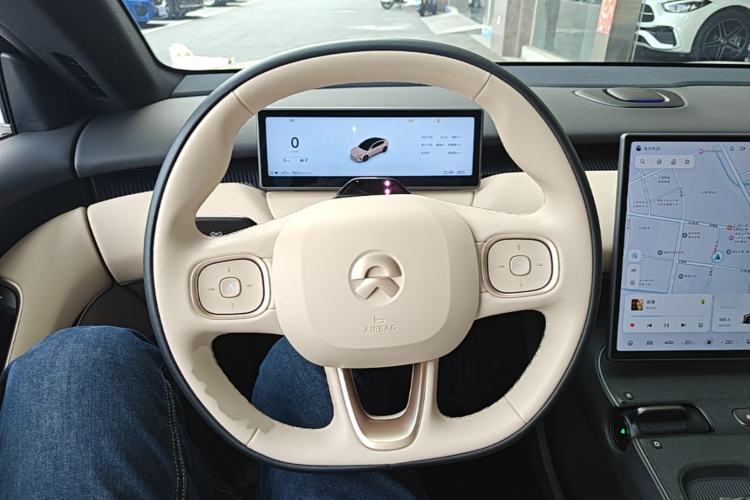 Used Nio ET5 2024 75 kWh Steering Wheel