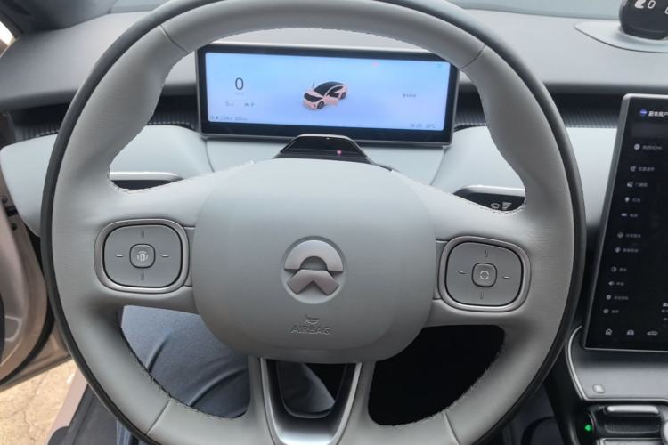 Used Nio ET5 2024 75 kWh Steering Wheel
