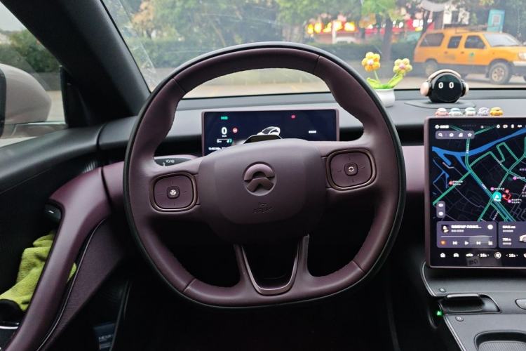 Used Nio ET5 2024 75 kWh Steering Wheel