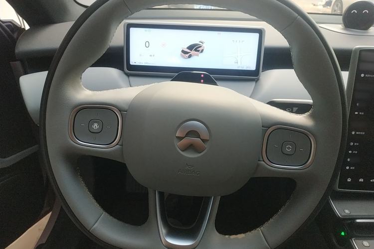 Used Nio ET5 2024 75 kWh Steering Wheel