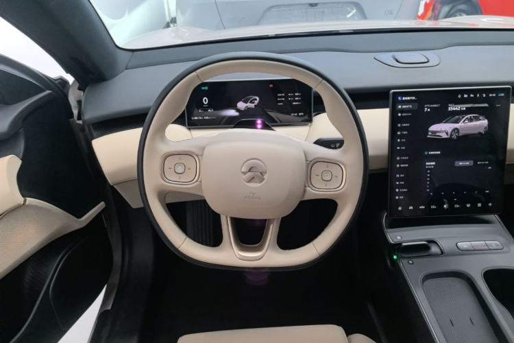 Used Nio ET5 2024 75 kWh Steering Wheel
