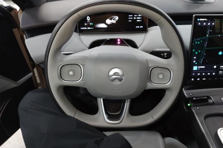 Used Nio ET5 2024 75 kWh Steering Wheel