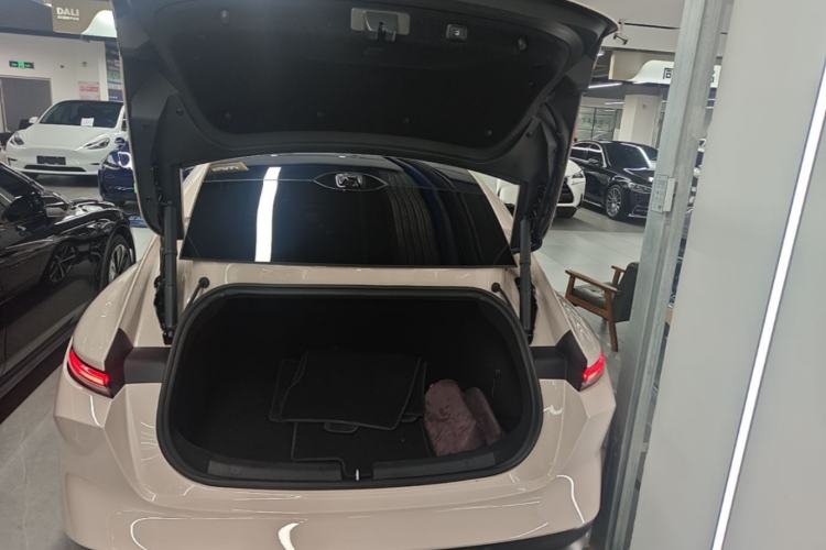 Used Nio ET5 2024 75 kWh Trunk