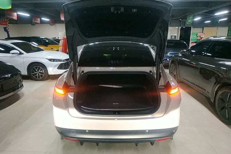 Used Nio ET5 2024 75 kWh Trunk