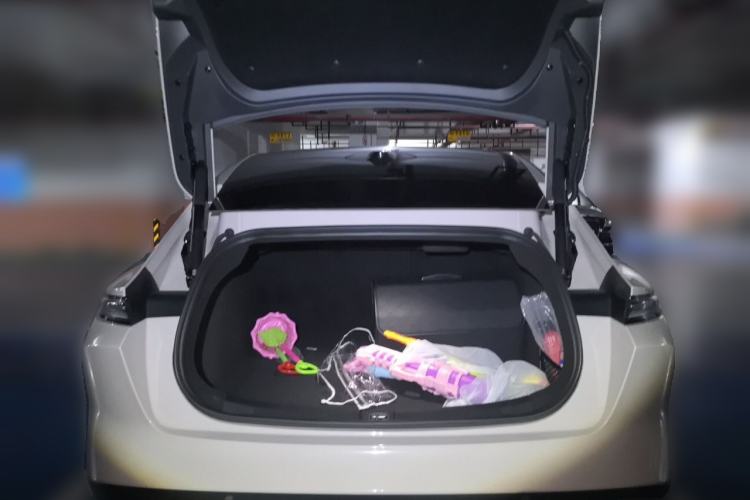 Used Nio ET5 2024 75 kWh Trunk