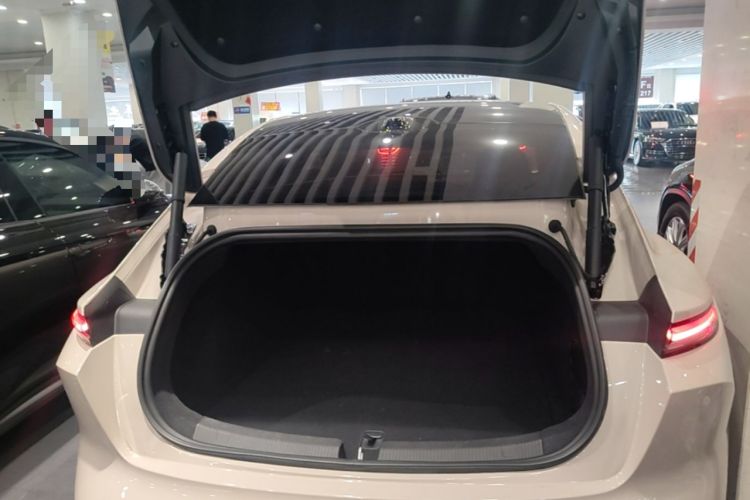 Used Nio ET5 2024 75 kWh Trunk