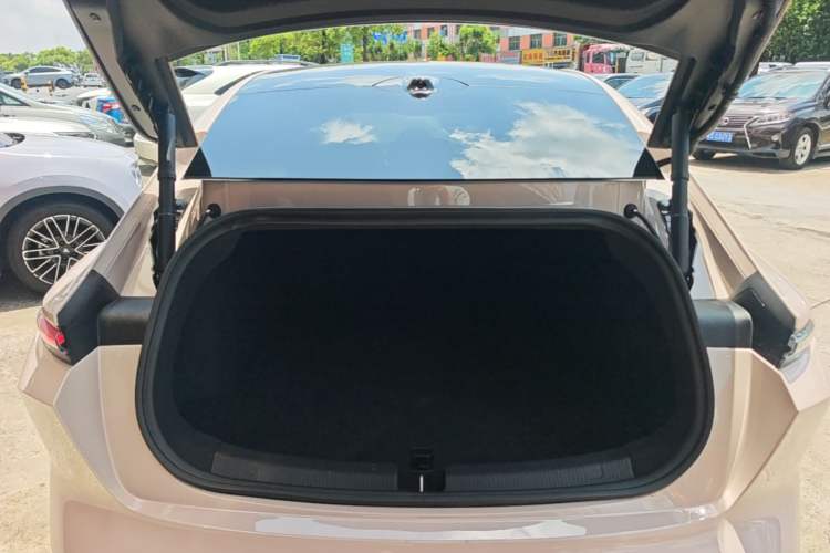 Used Nio ET5 2024 75 kWh Trunk