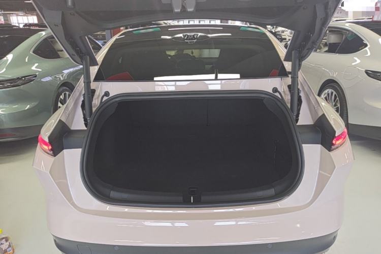Used Nio ET5 2024 75 kWh Trunk