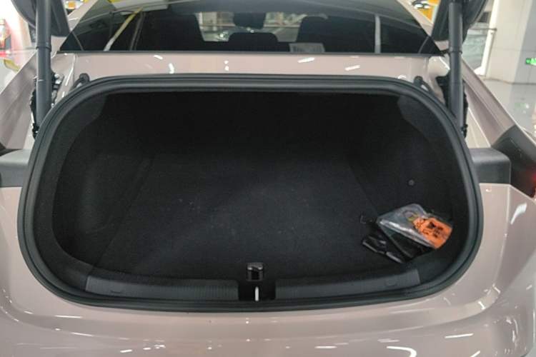Used Nio ET5 2024 75 kWh Trunk