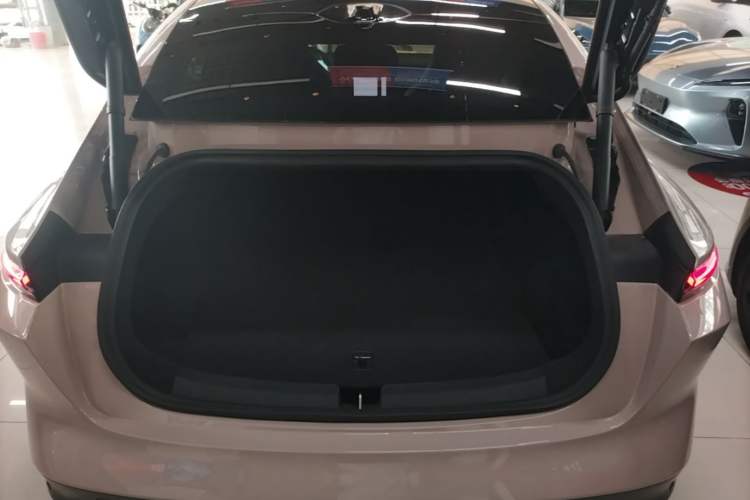 Used Nio ET5 2024 75 kWh Trunk