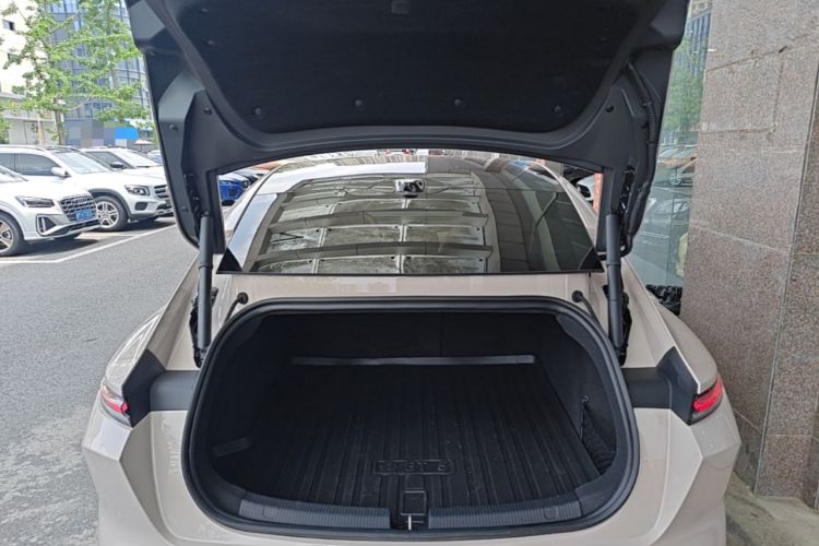 Used Nio ET5 2024 75 kWh Trunk