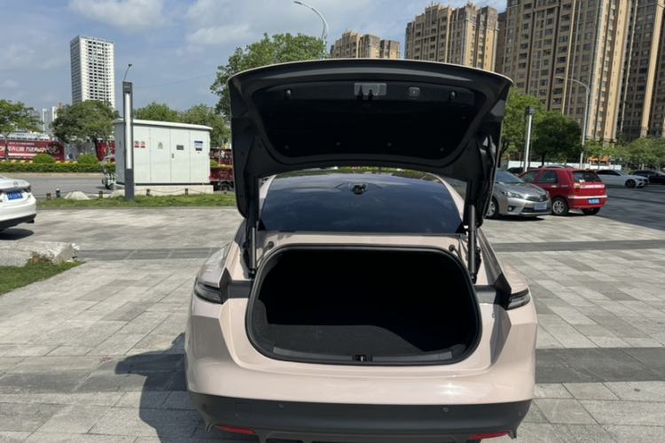 Used Nio ET5 2024 75 kWh Trunk