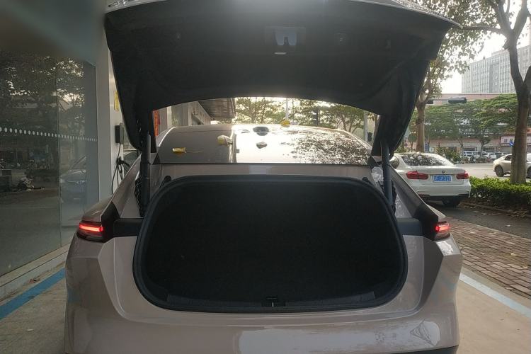 Used Nio ET5 2024 75 kWh Trunk