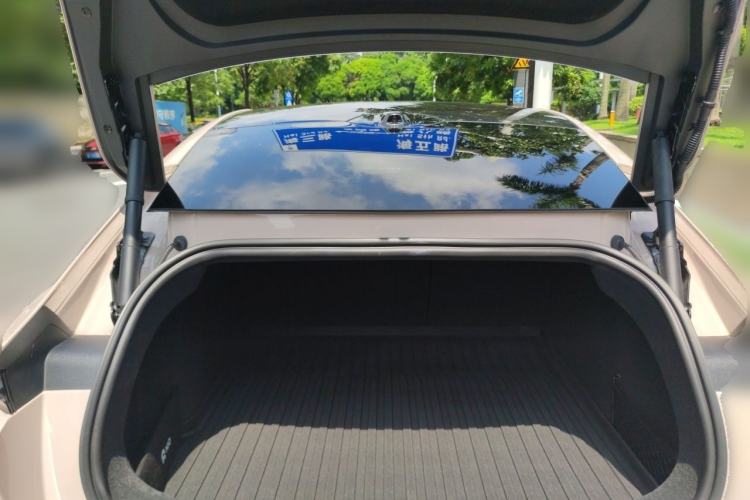 Used Nio ET5 2024 75 kWh Trunk