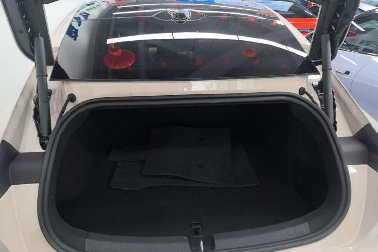 Used Nio ET5 2024 75 kWh Trunk