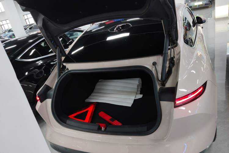 Used Nio ET5 2024 75 kWh Trunk