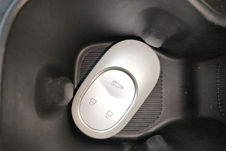 Used Nio ET5 2024 75 kWh Vehicle Key
